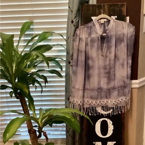 Sisters Women’s M/L Blouse